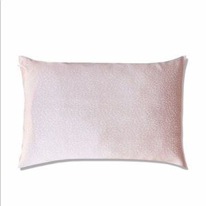 Silk pillow case in snow leopard...